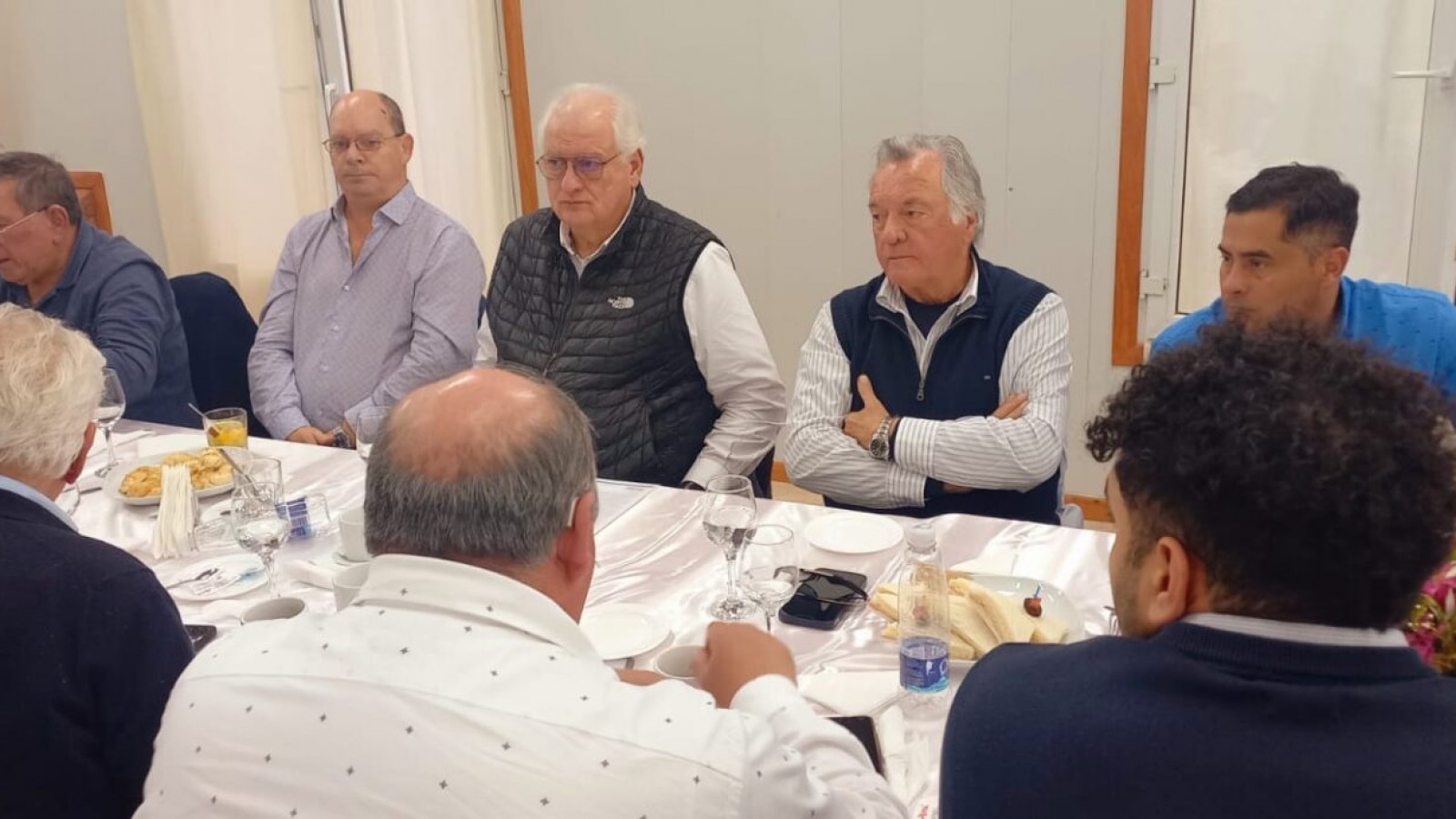 Gastronómicos piden la equiparación de salarios en diferentes zonas.
